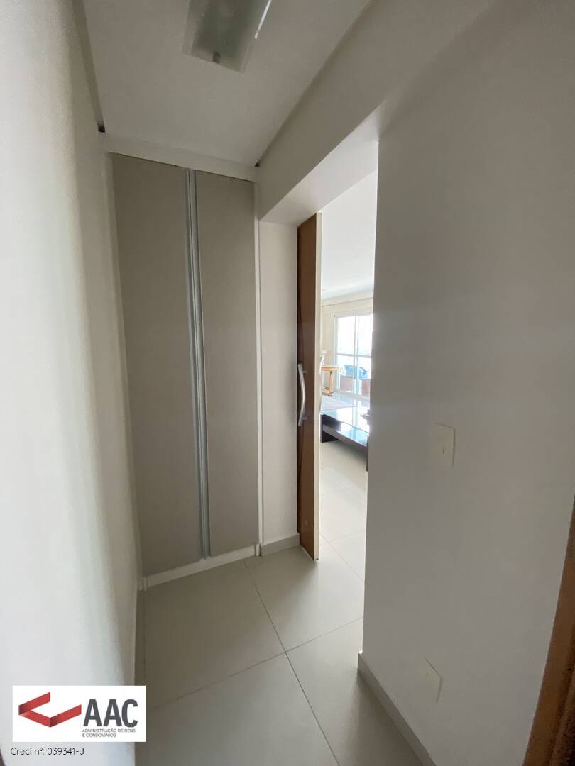 Apartamento para alugar com 3 quartos, 190m² - Foto 12
