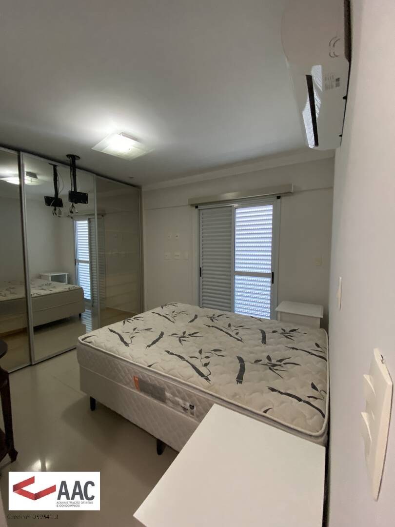 Apartamento para alugar com 3 quartos, 190m² - Foto 13