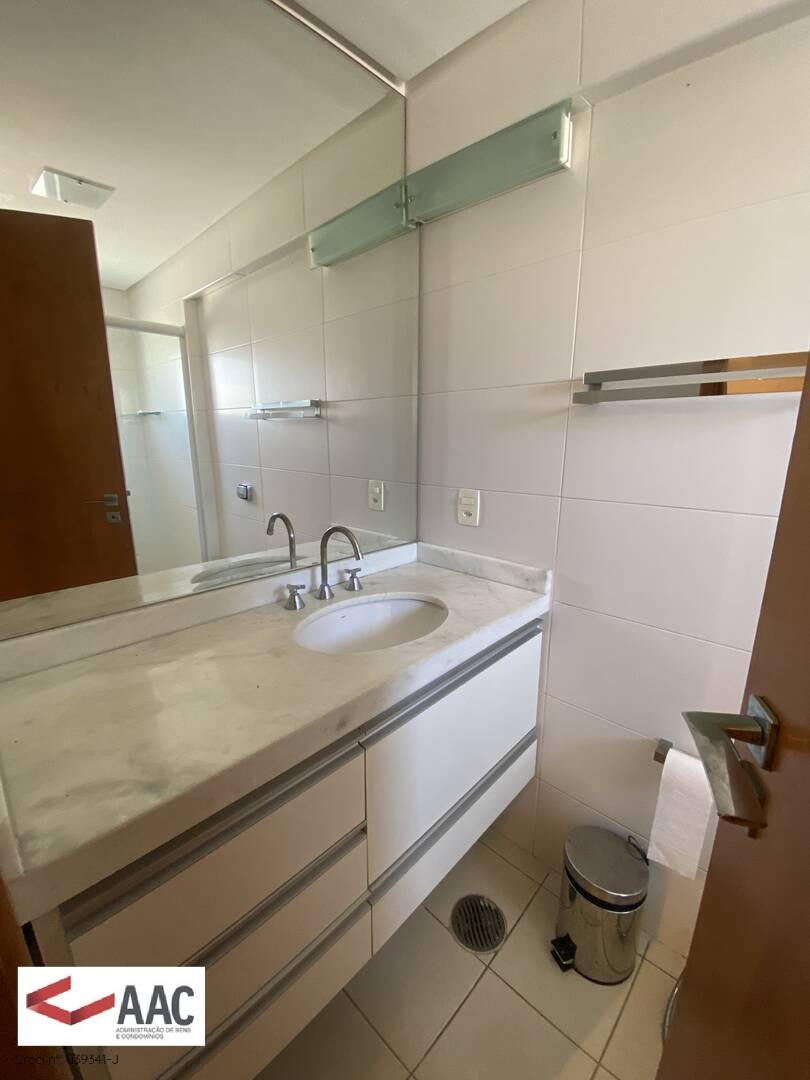 Apartamento para alugar com 3 quartos, 190m² - Foto 17