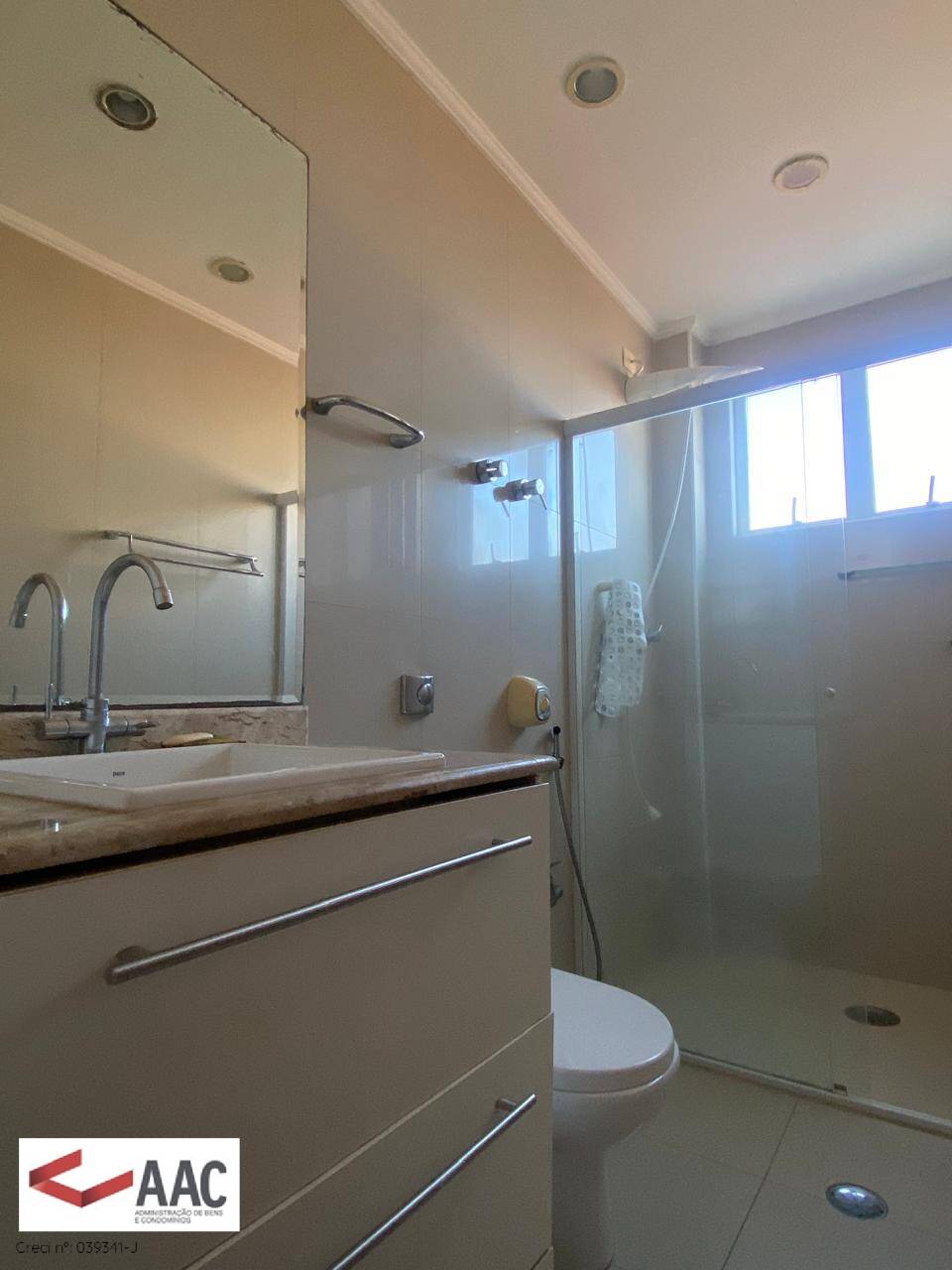 Apartamento para alugar com 2 quartos, 112m² - Foto 11