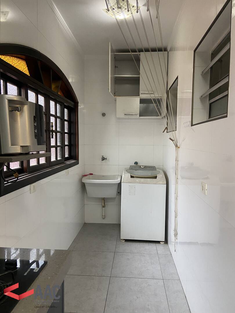Casa para alugar com 2 quartos, 95m² - Foto 8