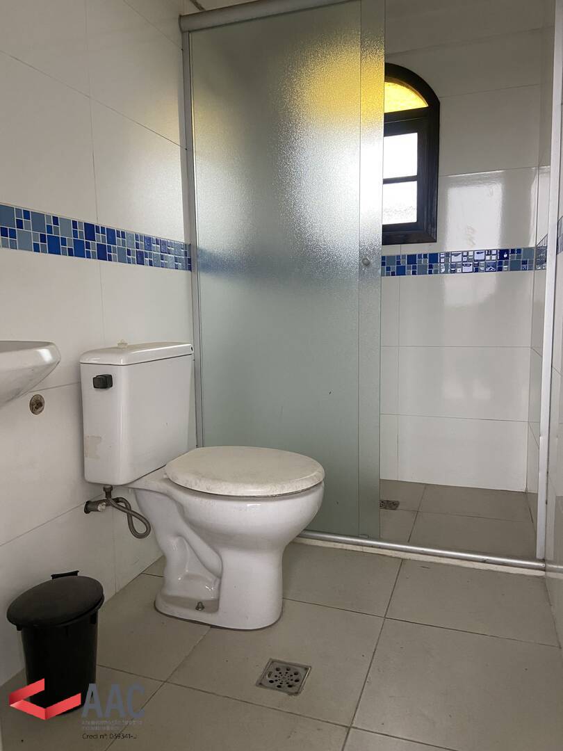 Casa para alugar com 2 quartos, 95m² - Foto 23